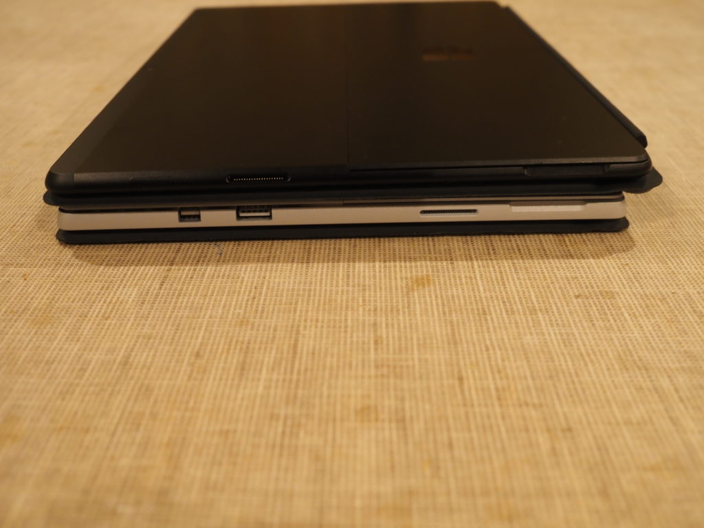 Microsoft Surface Pro X：本体右側