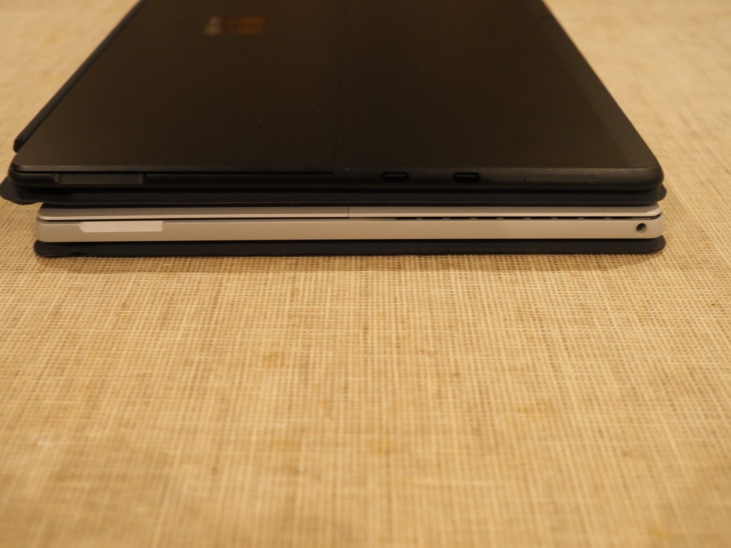 Microsoft Surface Pro X：本体左側