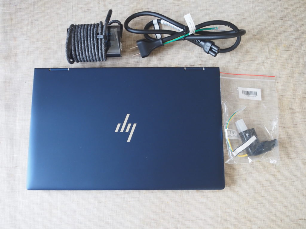 本体外観および添付品：HP Elite Dragonfly