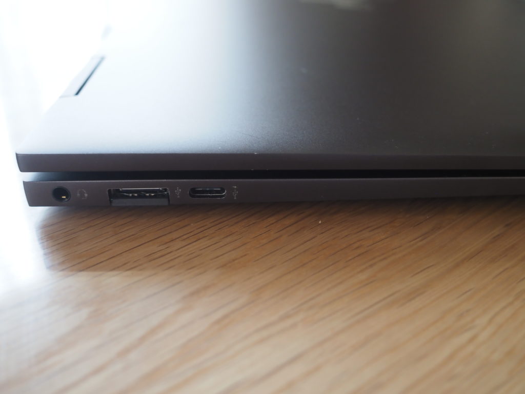 本体左側：ENVY x360 Laptop - 13-ay0047AU