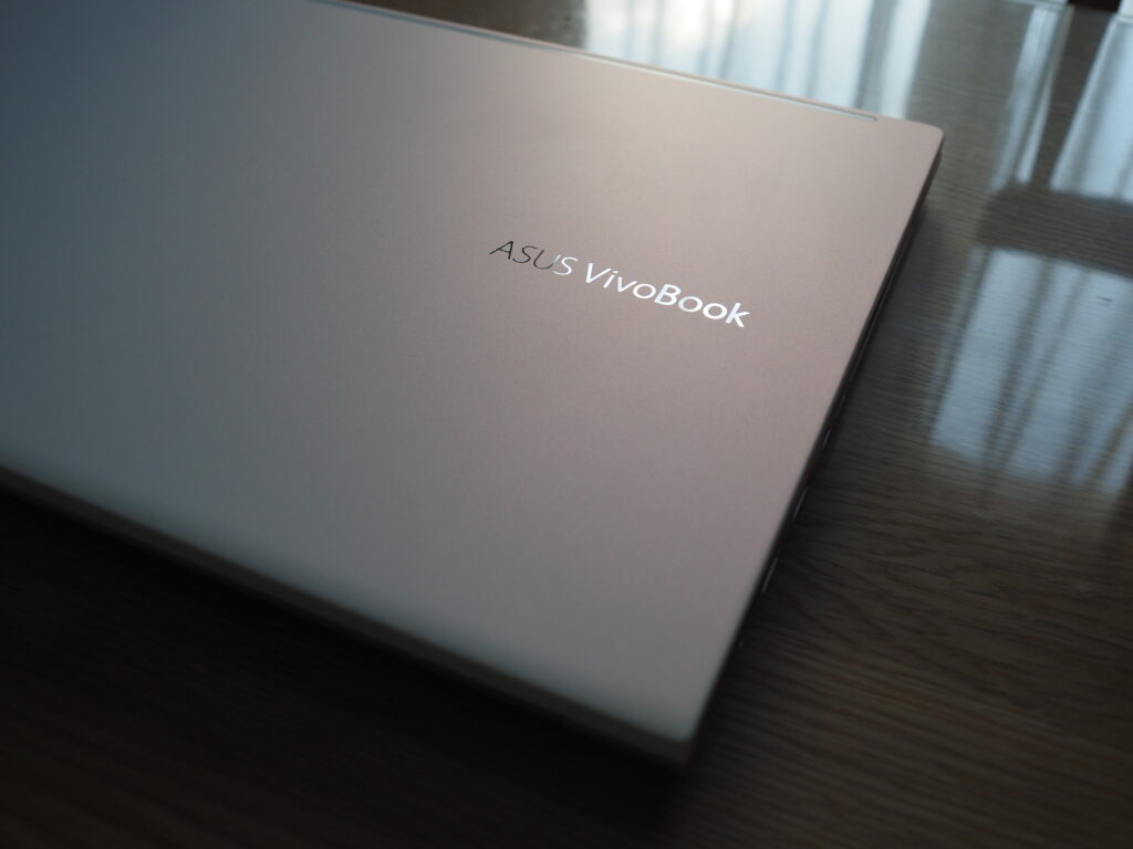 天板ロゴ：VivoBook S15 S533EA