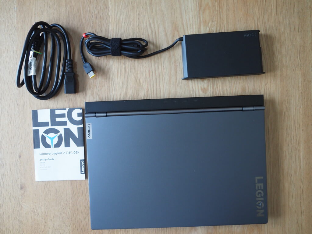 本体外観および添付品：Lenovo Legion 750i（81YT0025JP）