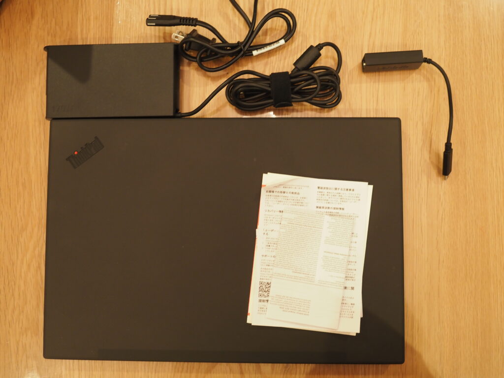 本体外観および添付品：Lenovo ThinkPad P1 Gen 3（Quadro T2000 搭載モデル）