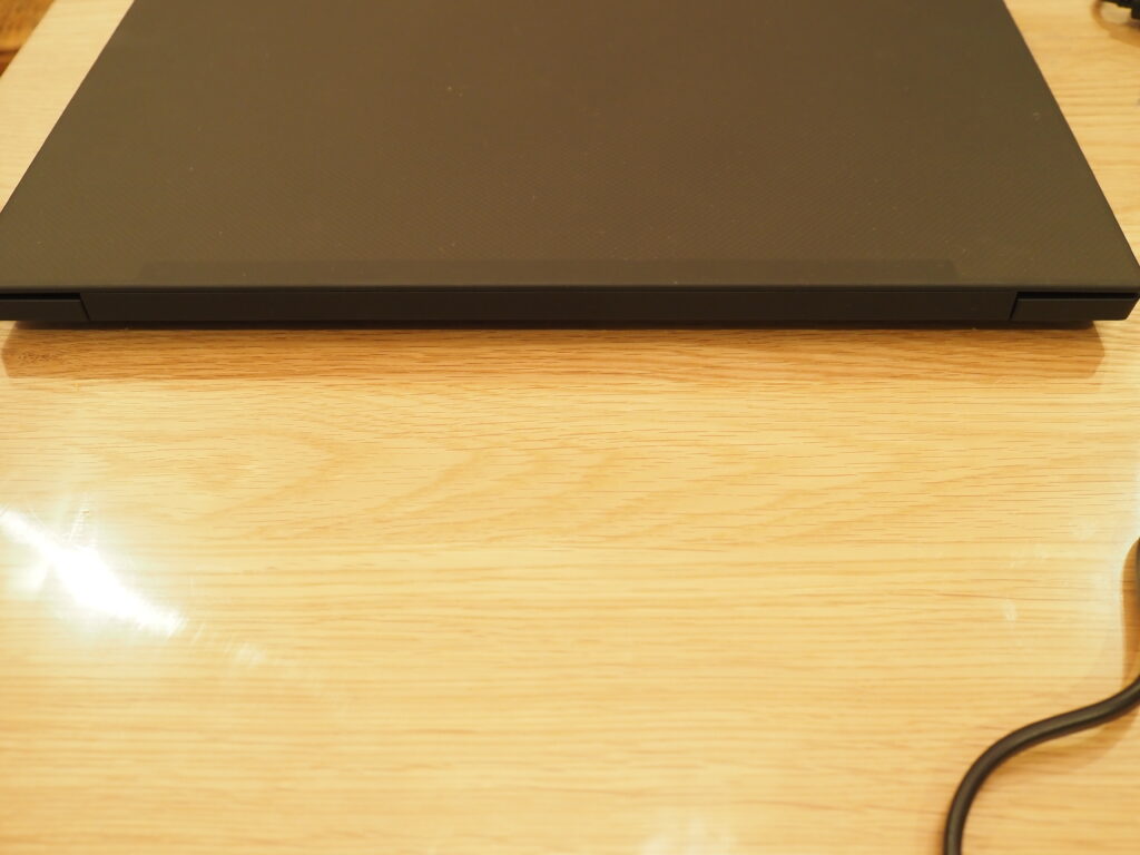 本体背面：Lenovo ThinkPad P1 Gen 3（Quadro T2000 搭載モデル）