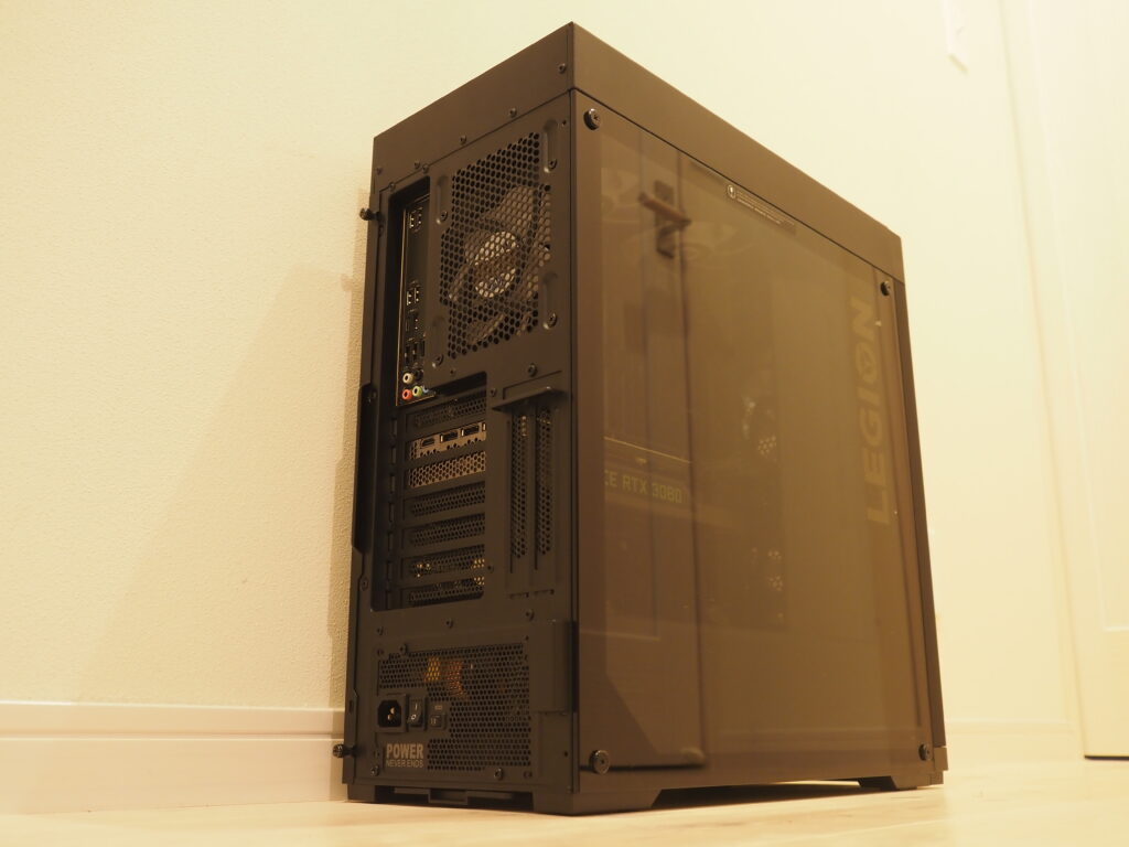 本体背面：Lenovo Legion T750i （90Q80065JM）