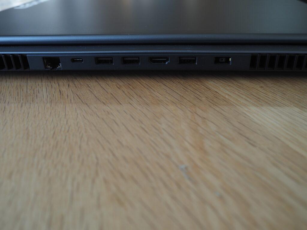 本体背面：Lenovo Legion 760（82N6006LJP）