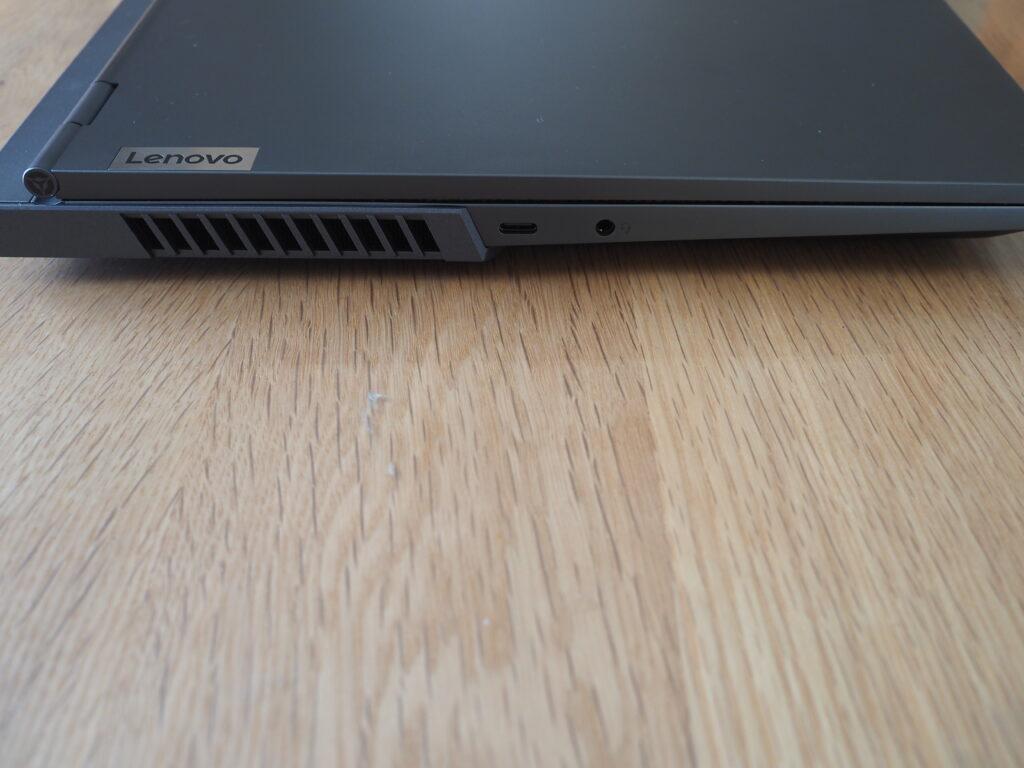 本体左側：Lenovo Legion 760（82N6006LJP）